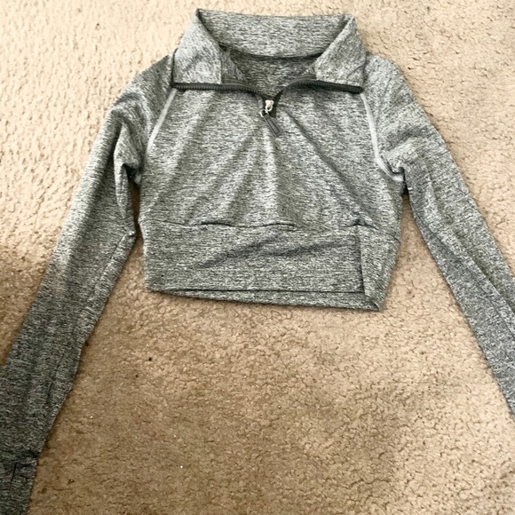 SOLD!!!! Cropped half-zip - Picture 2 of 3